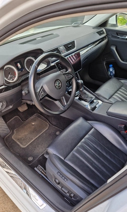 Skoda Superb cena 110700 przebieg: 221000, rok produkcji 2018 z Włocławek małe 106